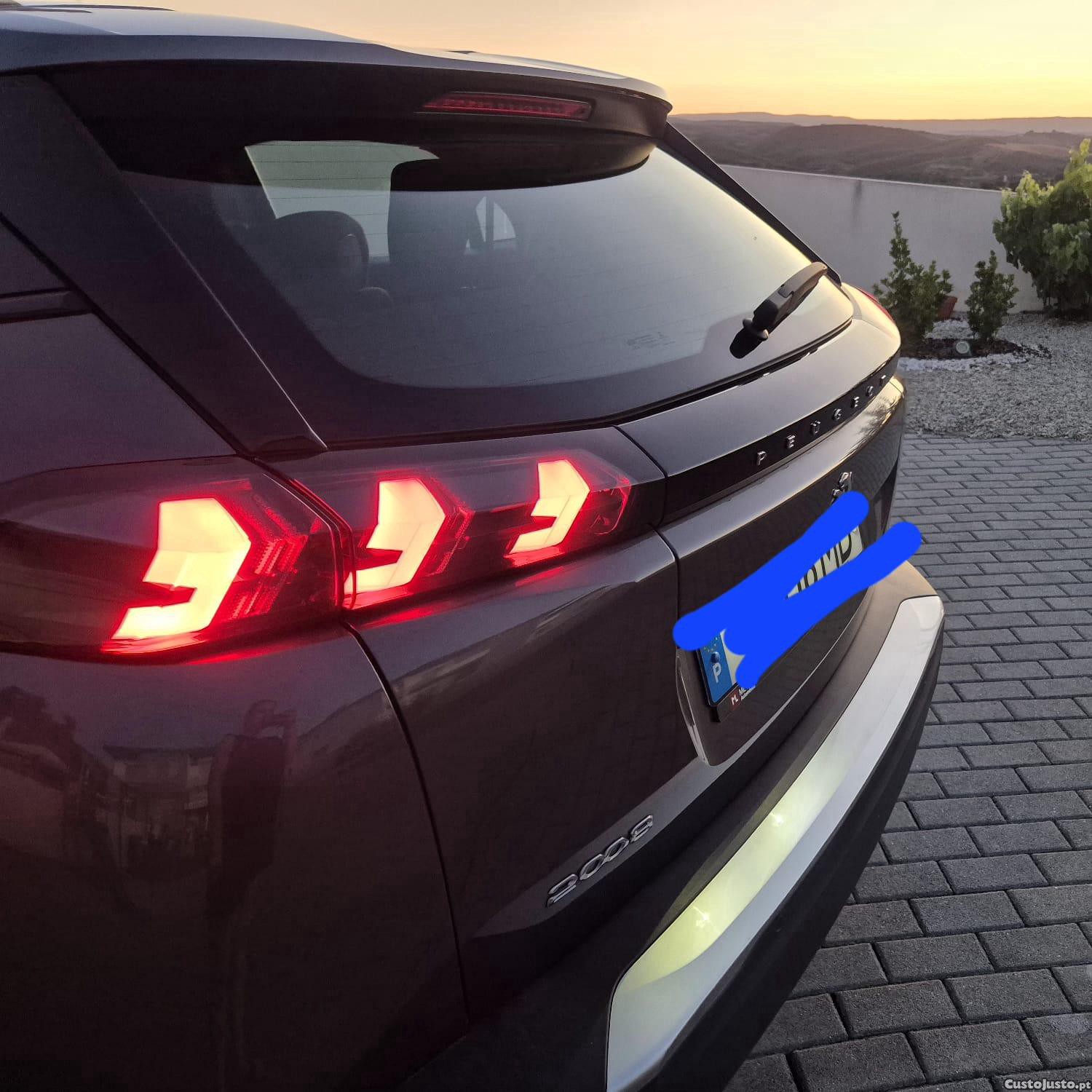 Peugeot 2008 1.2 PureTech — fotografia 8