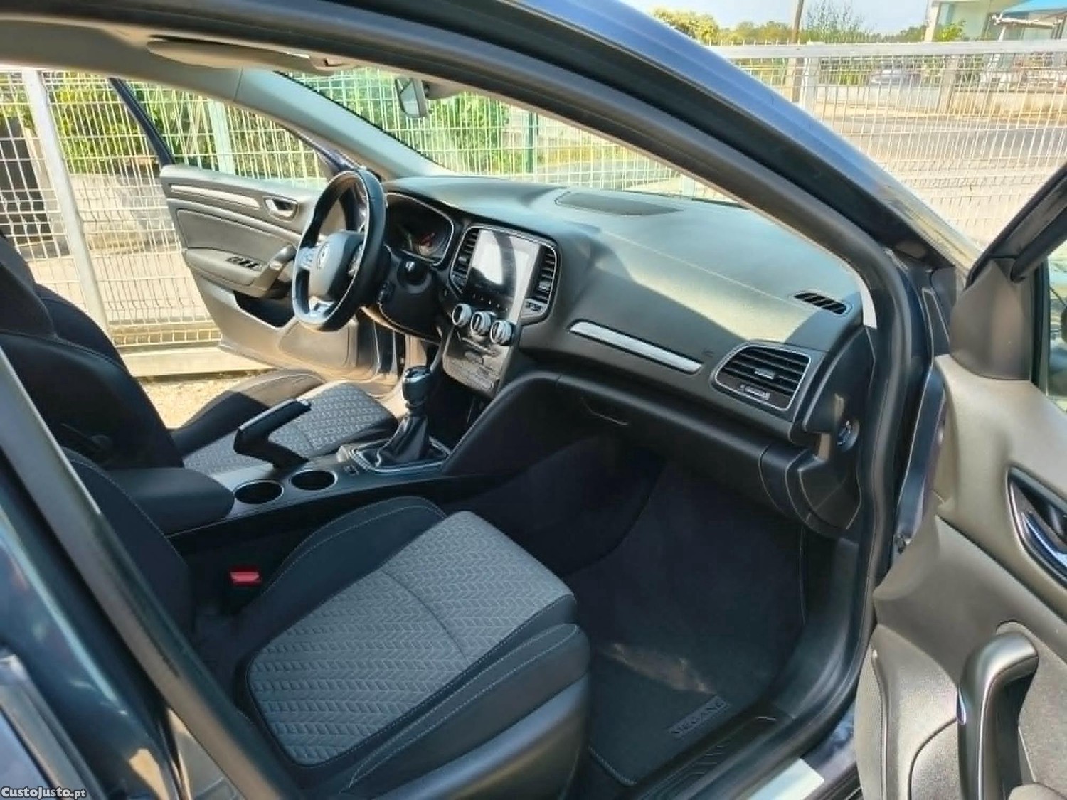 Renault Mégane 1.5 DCI LIMITED SW — fotografia 4