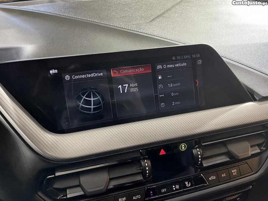 BMW 116 d Pack Desportivo M — fotografia 9