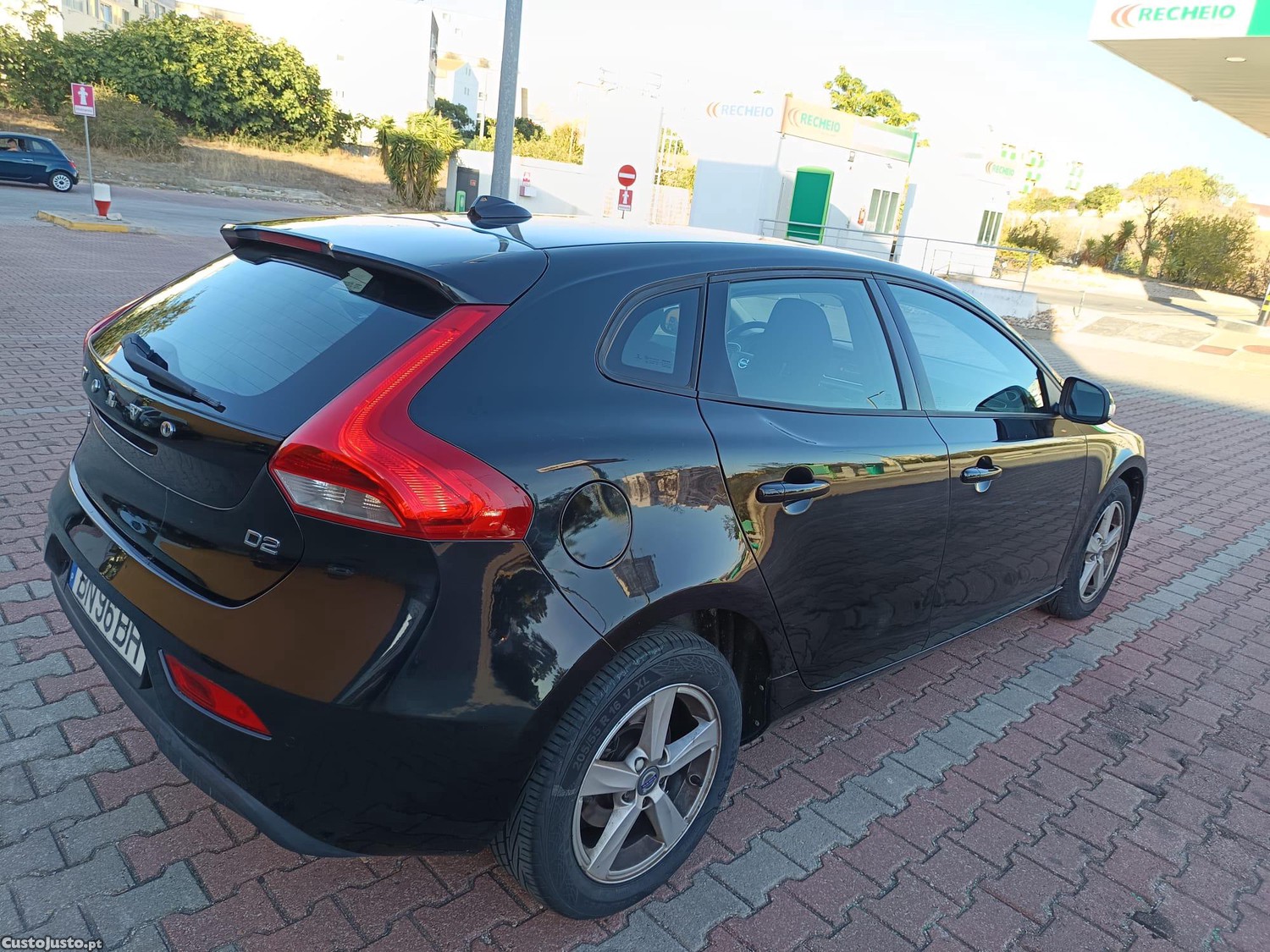 Volvo V40 D2 - 15 — photo 4