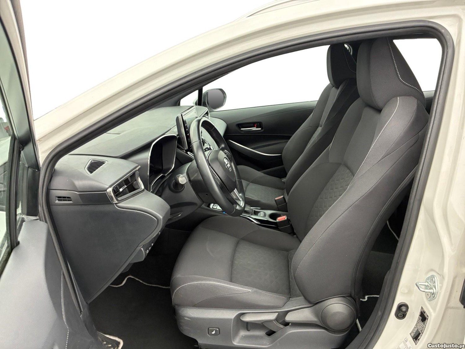 Toyota Corolla Touring Sports 1.8 Hybrid Dynamic - 21 — photo 3