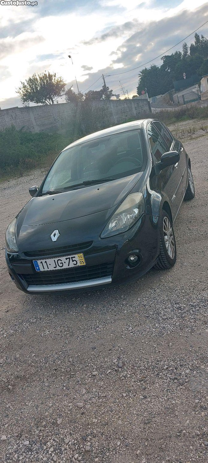 Renault Clio 1.5 dci 5 lugares — fotografia 6