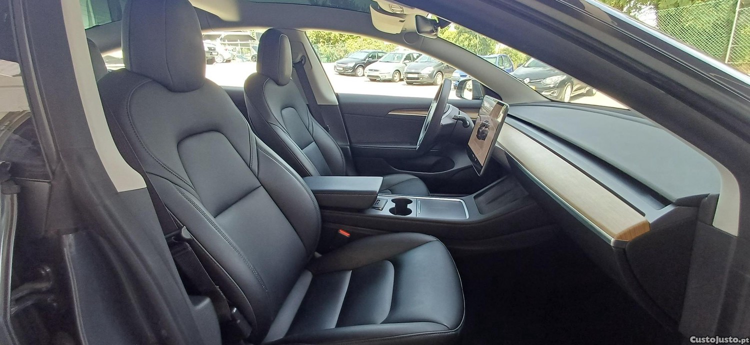 Tesla Model 3 standard Range Plus RWD — fotografia 12