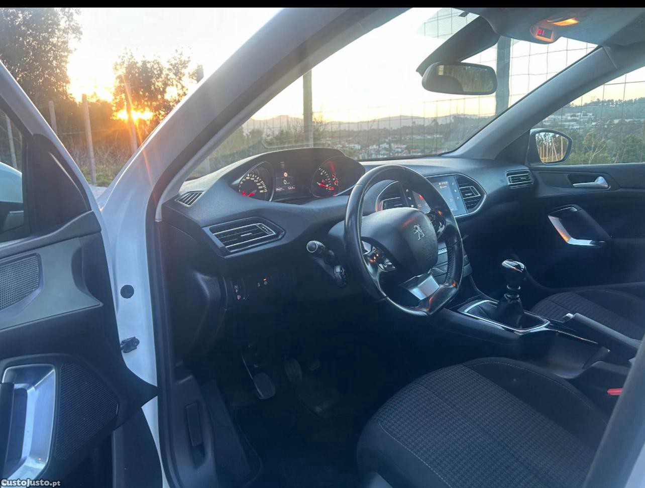 Peugeot 308 Sw - 20 — photo 3