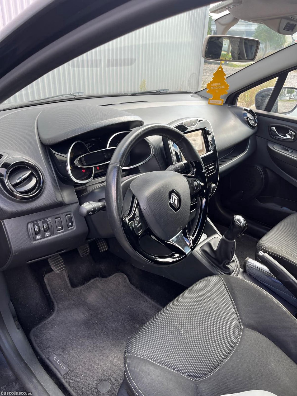 Renault Clio 1.5 dci - 12 — photo 4