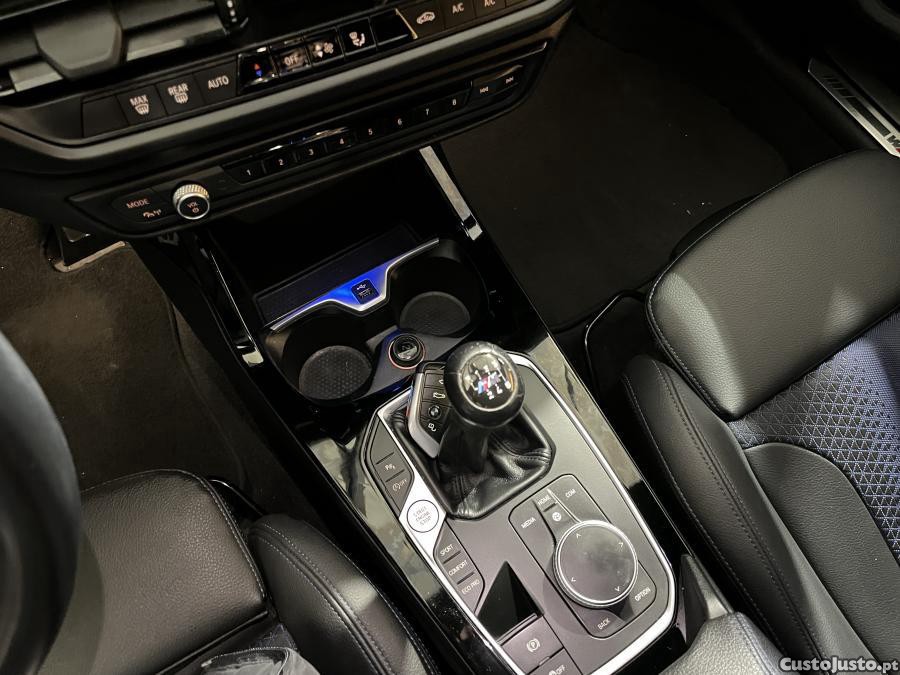BMW 116 d Pack Desportivo M — fotografia 8