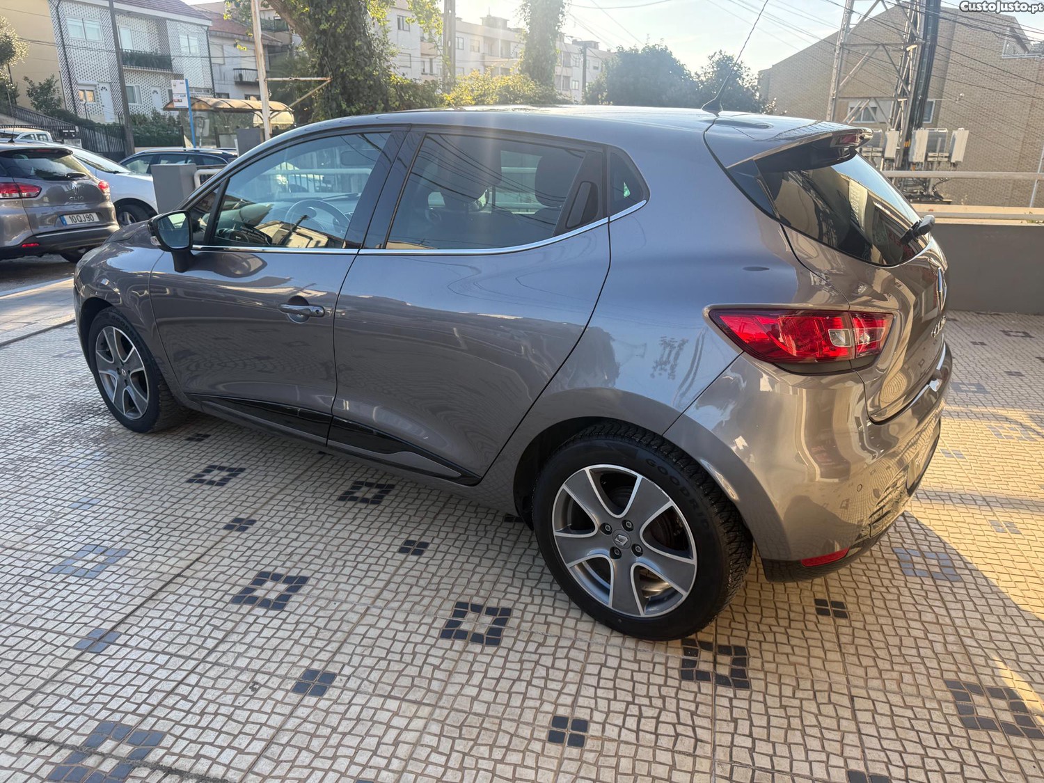 Renault Clio 0.9 TCE Dynamique - 15 — photo 4