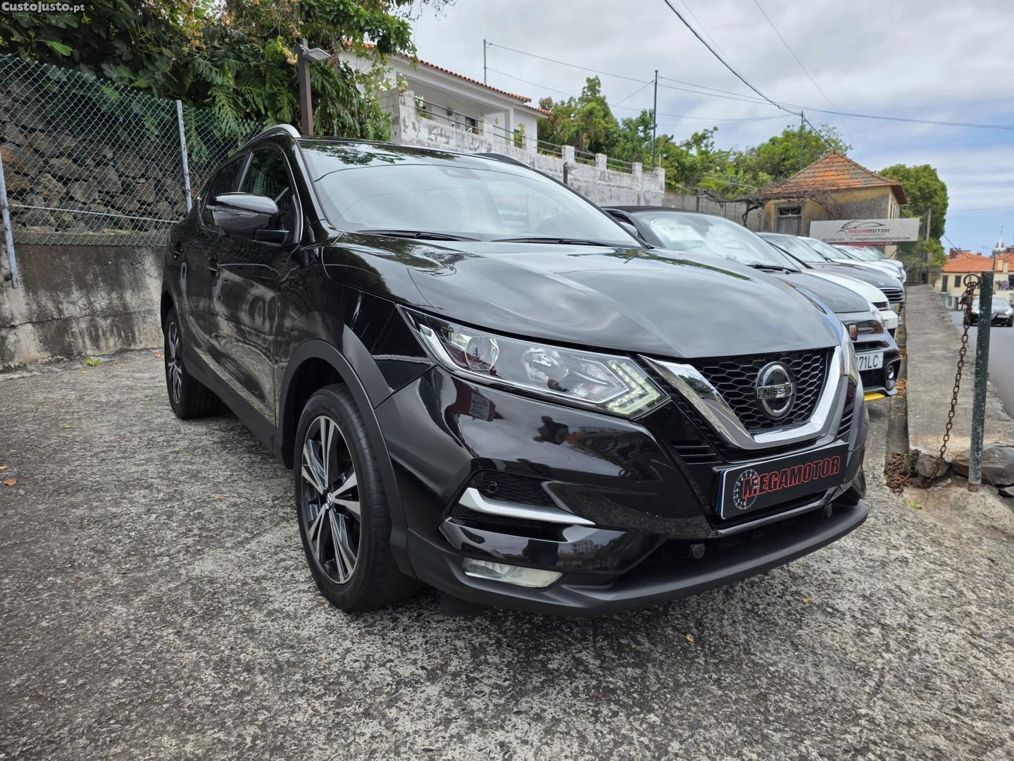 Nissan Qashqai 1.5 dCi N-Connecta J18 - 19 — photo 2