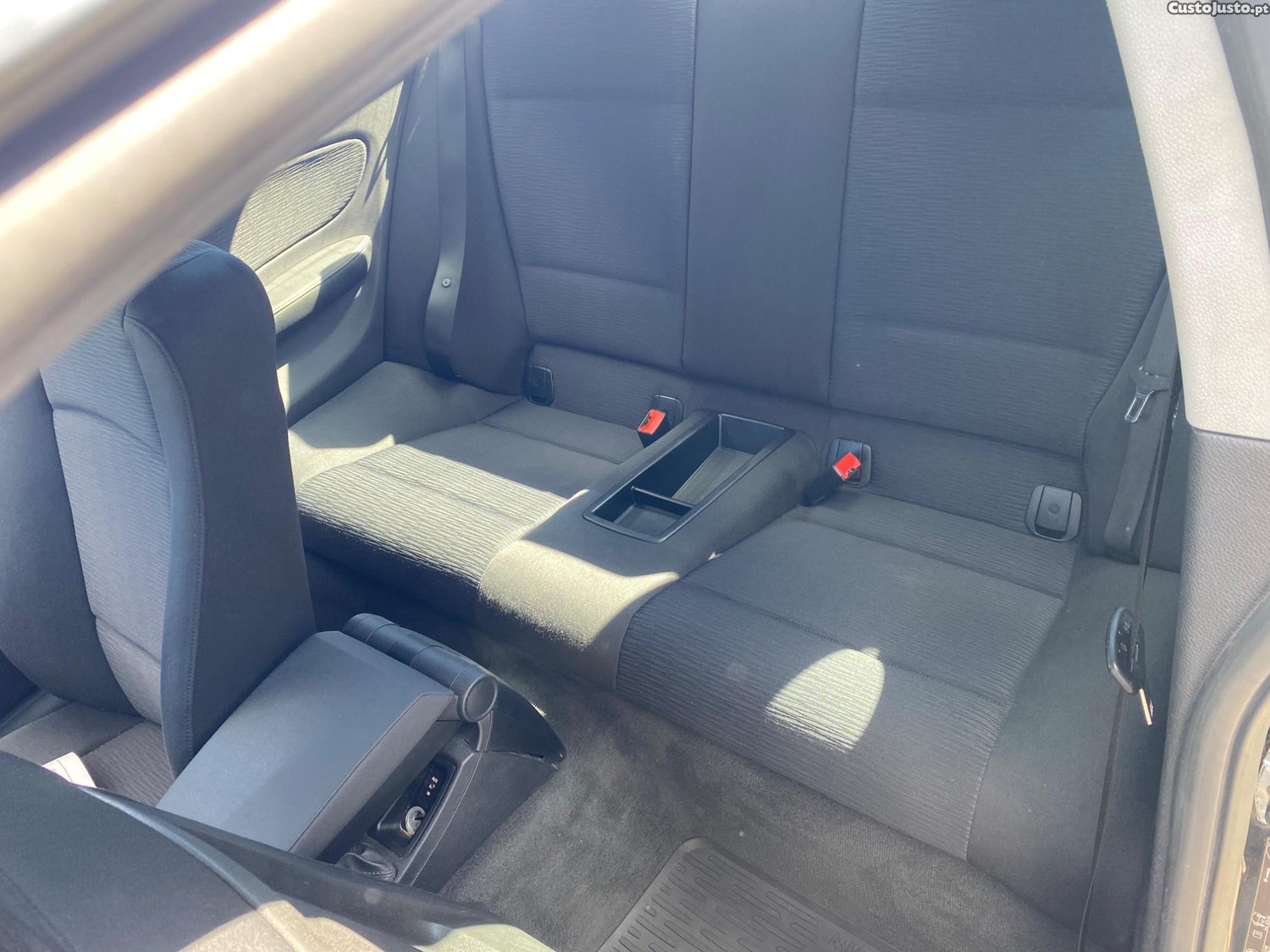 BMW 120 120d 177cv - 08 — photo 2