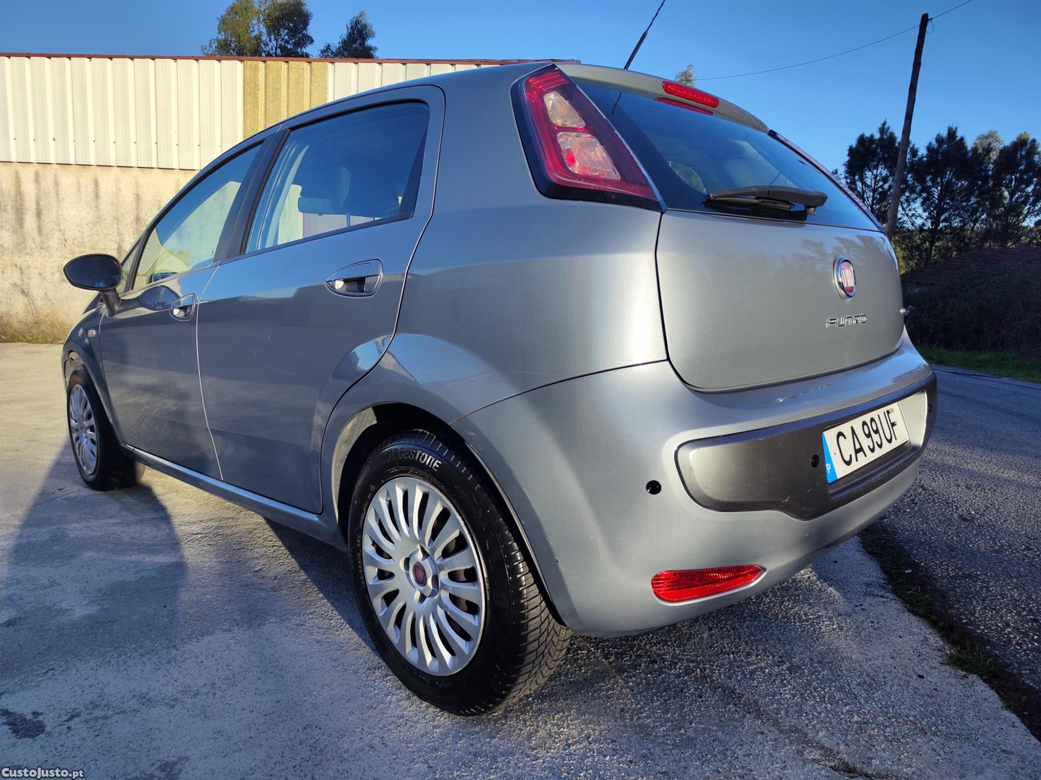 Fiat Punto Evo 1.4 16v Multiair - 105cv - Caixa de 6 vel. — fotografia 5