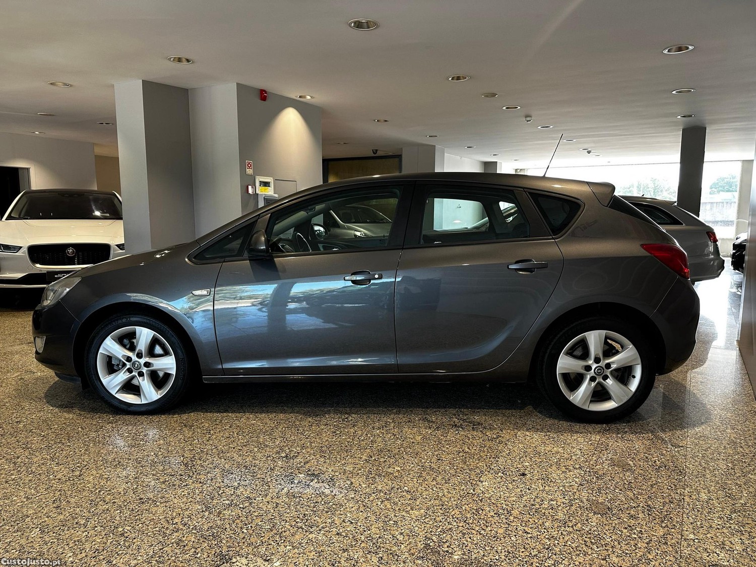 Opel Astra 1.7 CDTi Enjoy Start/Stop - 10 — photo 5