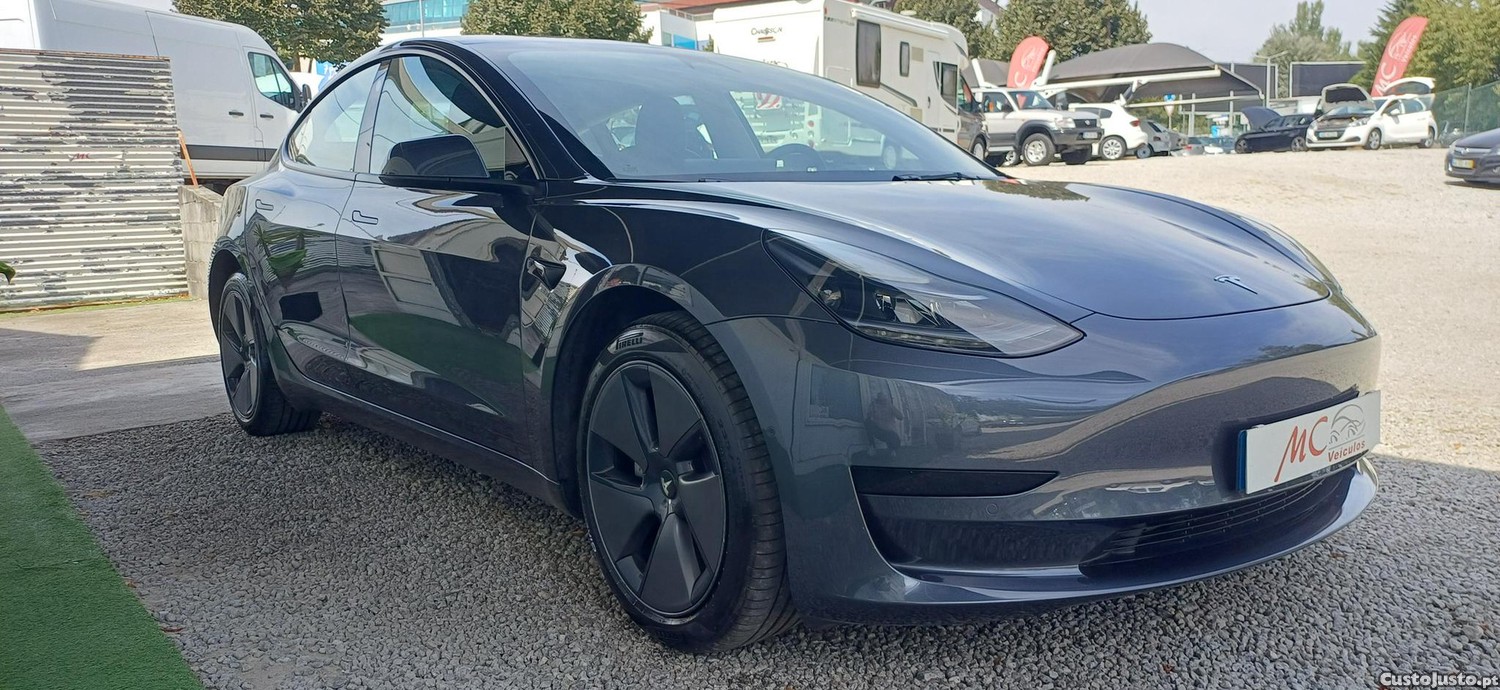 Tesla Model 3 standard Range Plus RWD — fotografia 10