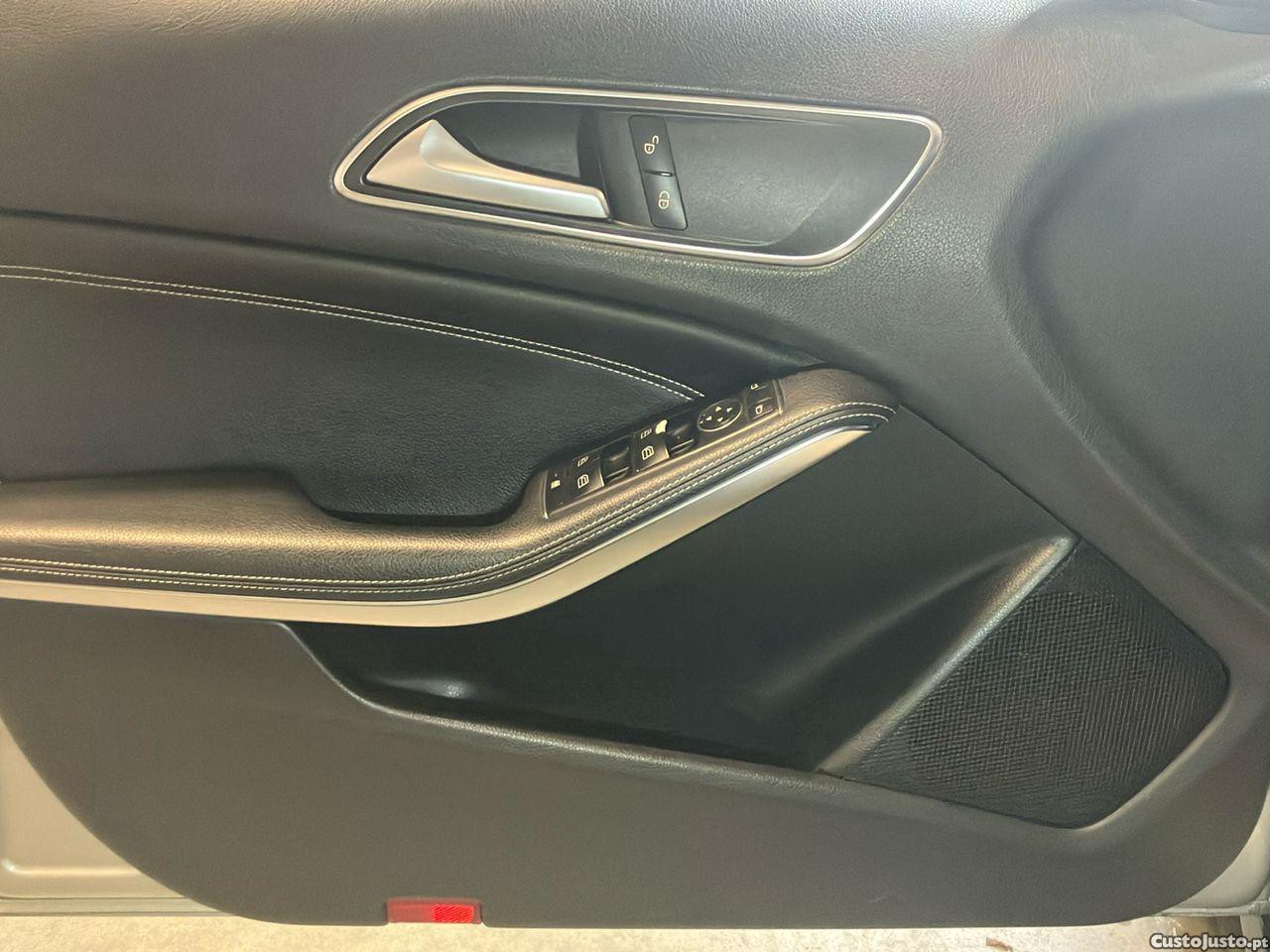 Mercedes-Benz GLA 180 CDI Urban — fotografia 4