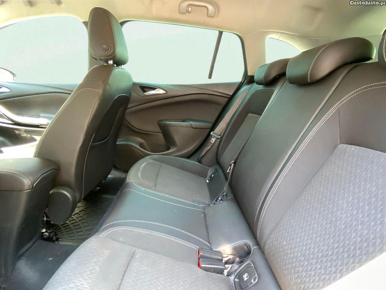 Opel Astra Sports Tourer 1.6 CDTI Innovation S/S — fotografia 5