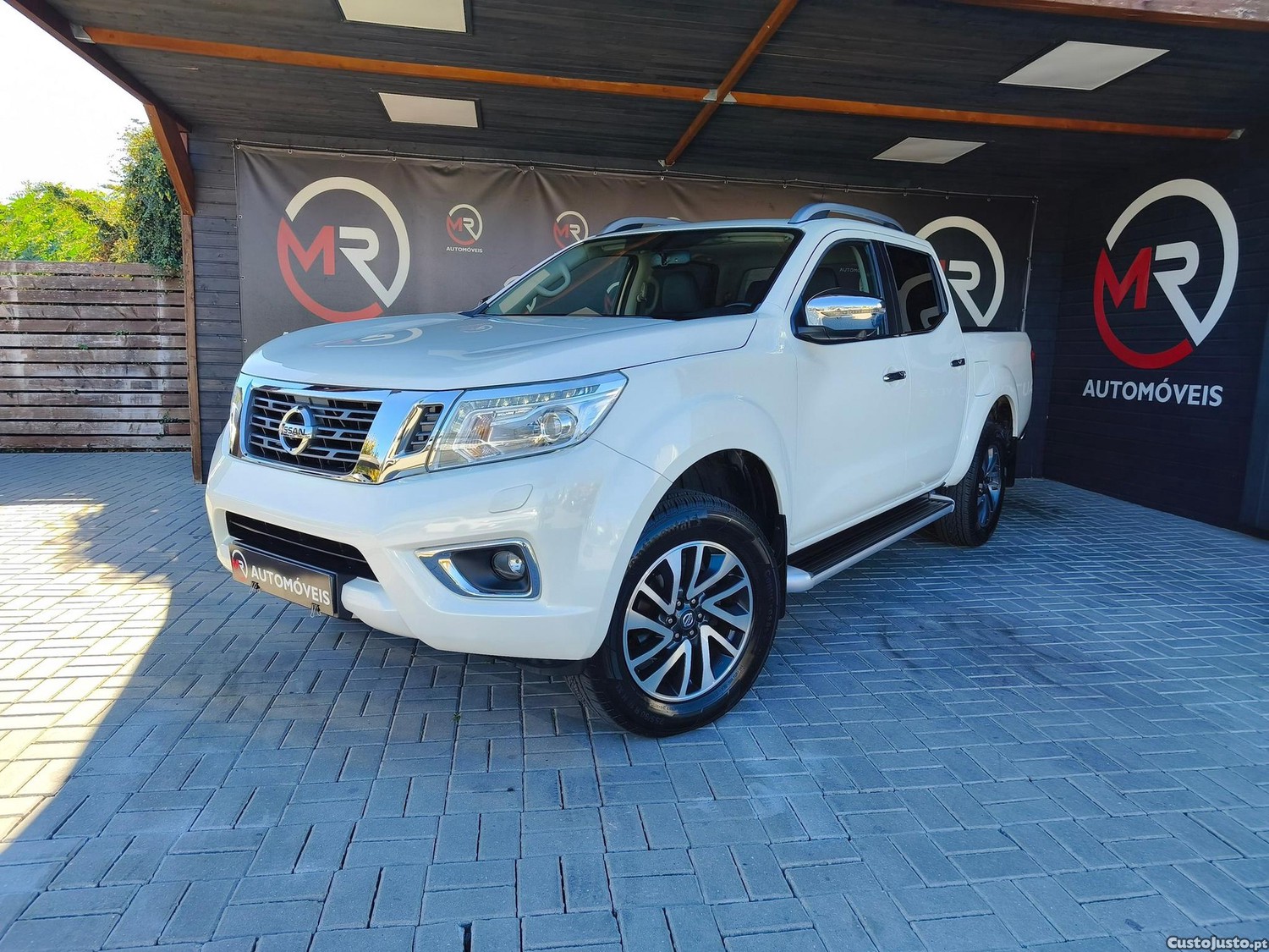 Nissan Navara 2.3 dCi CD 4WD Tekna Auto - 19 — photo 2