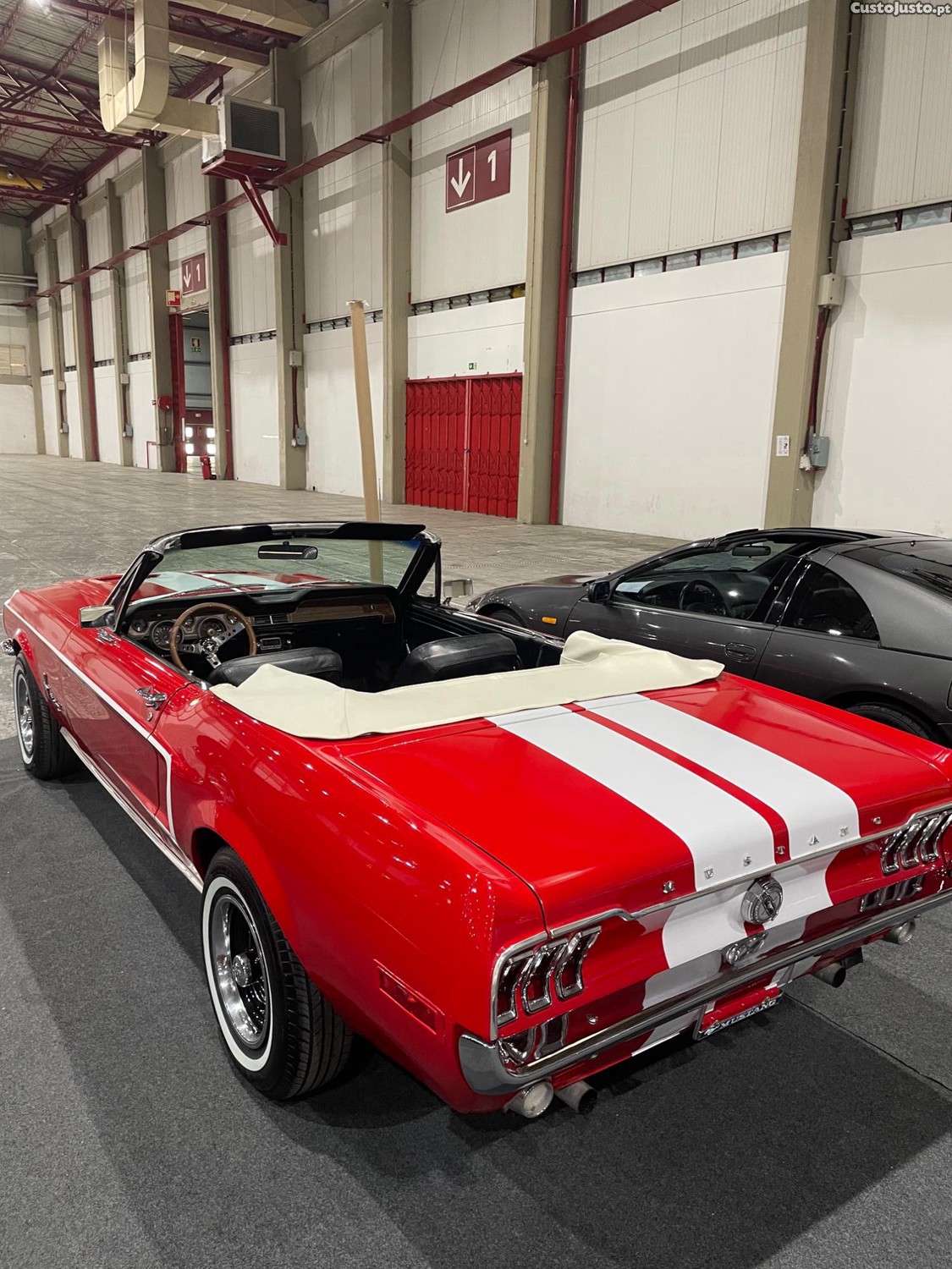Ford Mustang V8 Cabrio — photo 3