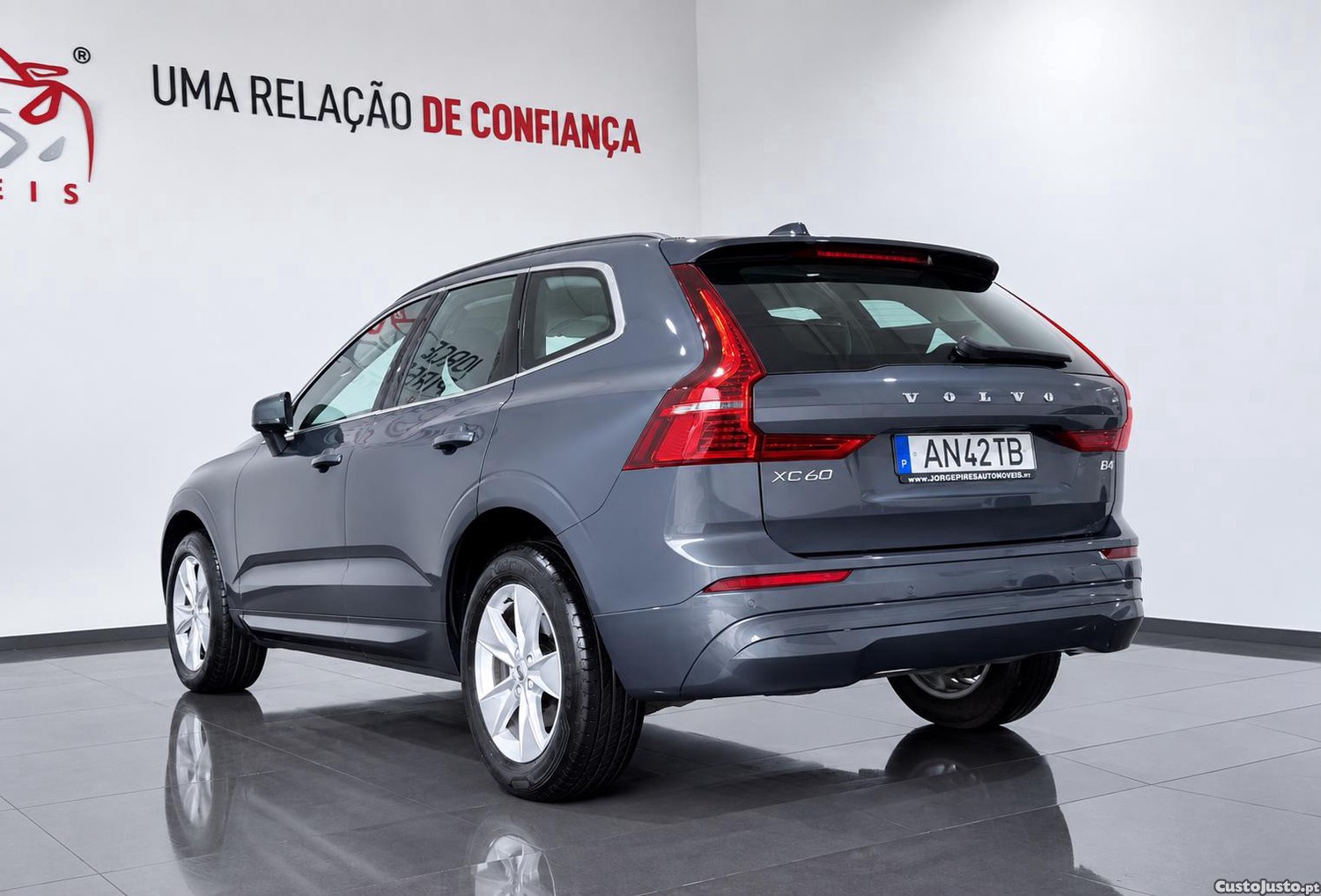 Volvo XC 60 2.0 B4 MOMENTUM 197 CV - NACIONAL - 112997 KM — fotografia 24