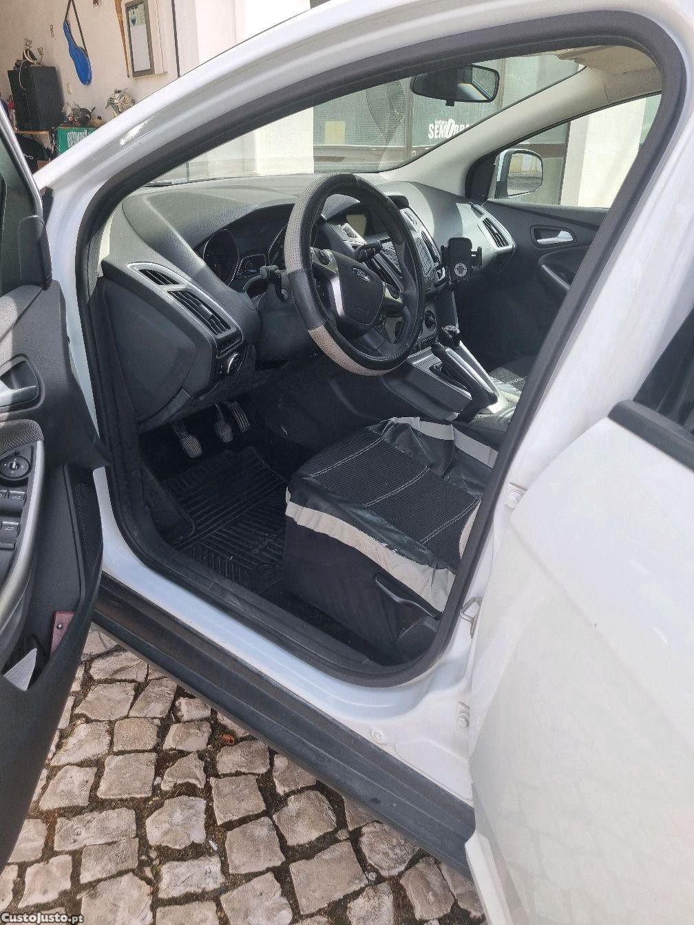 Ford Escort Titanio - 13 — photo 5
