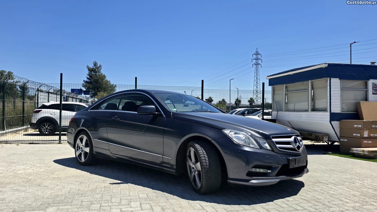Mercedes-Benz E 220 CDI - Coupe — fotografia 10