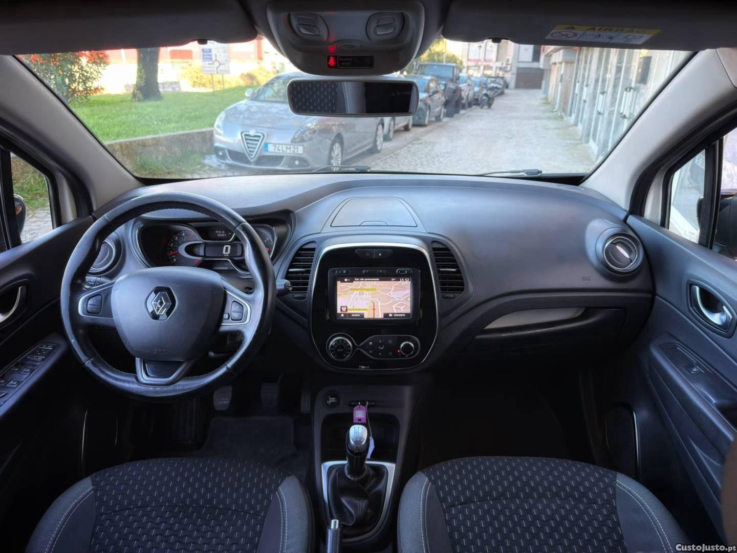 Renault Captur 1.5 dCi Exclusive - 18 — photo 5