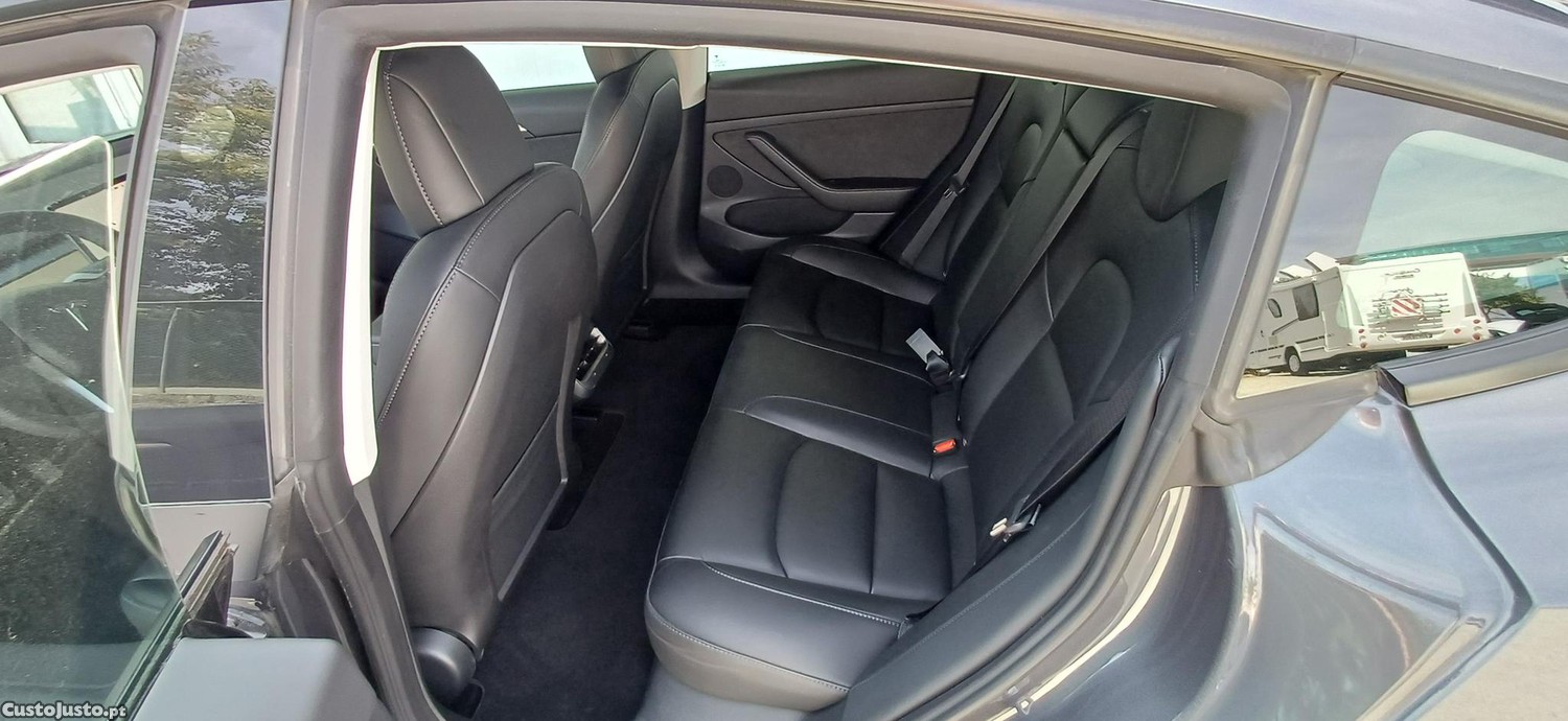 Tesla Model 3 standard Range Plus RWD — fotografia 18