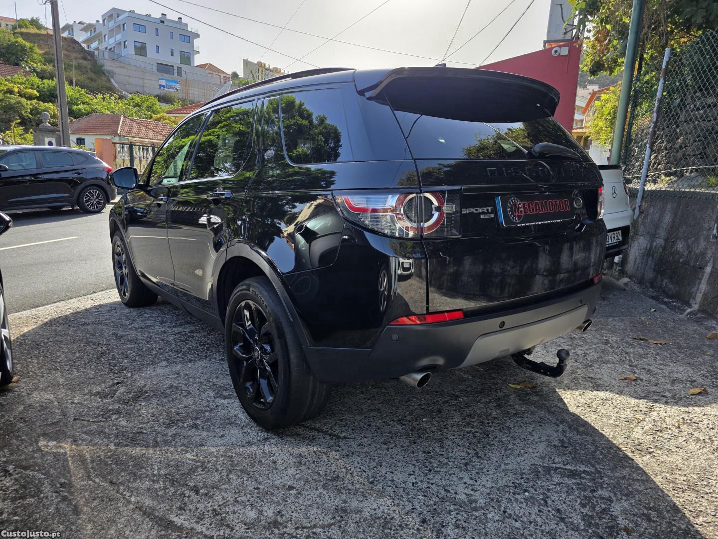 Land Rover Discovery 2.0 TD4 HSE Luxury - 17 — photo 4