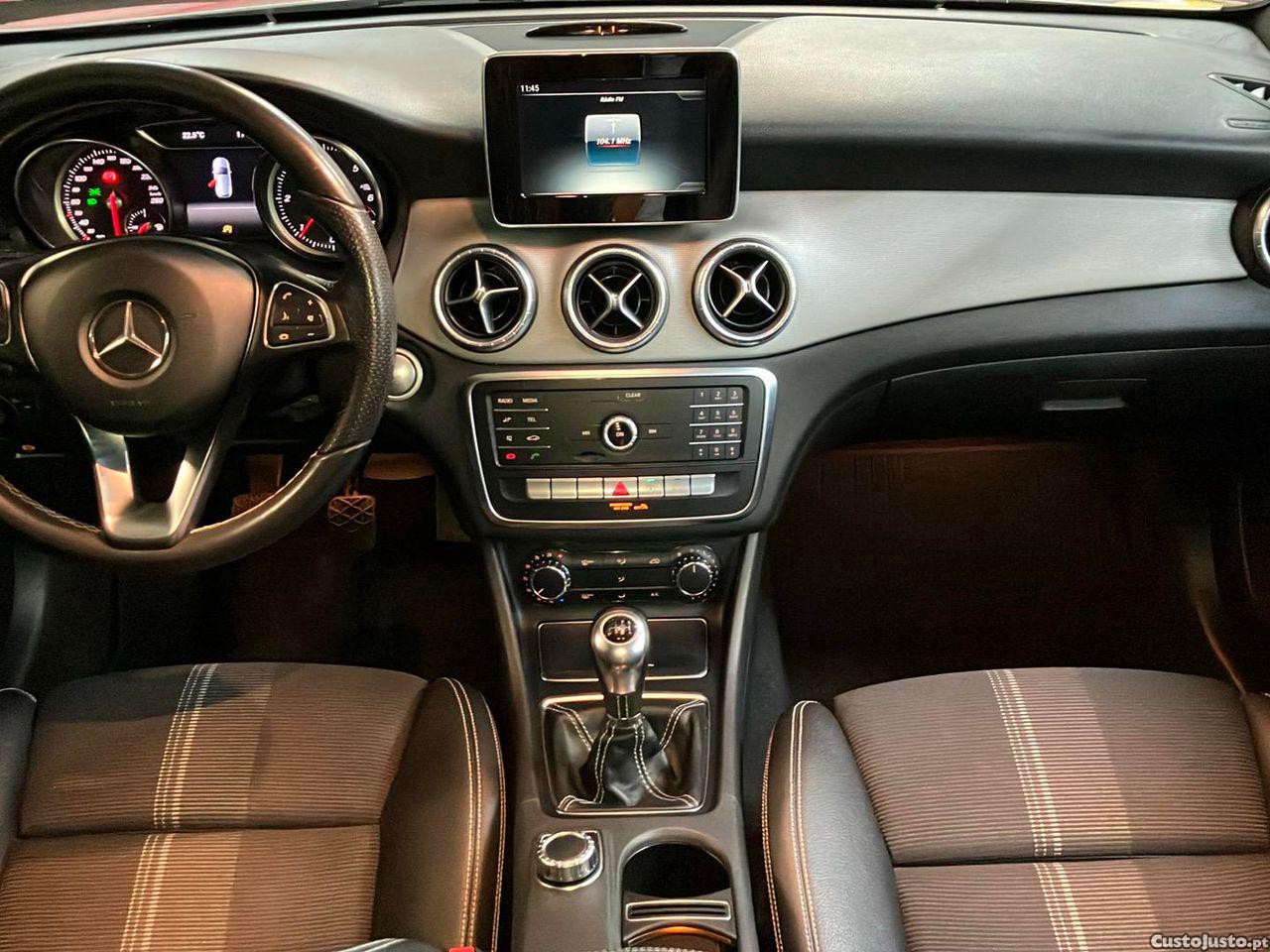Mercedes-Benz CLA 180 d Shooting Brake Urban — fotografia 13