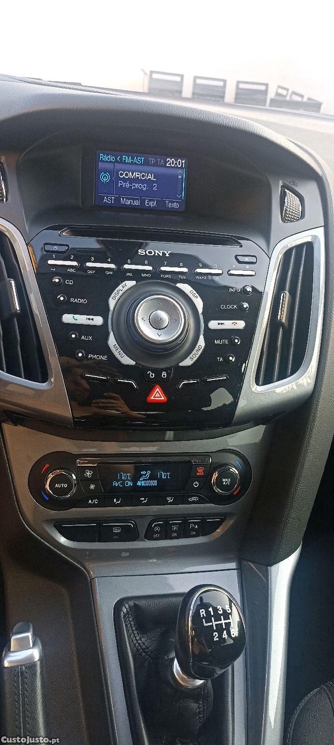 Ford Focus Titanium 1.0 — fotografia 7