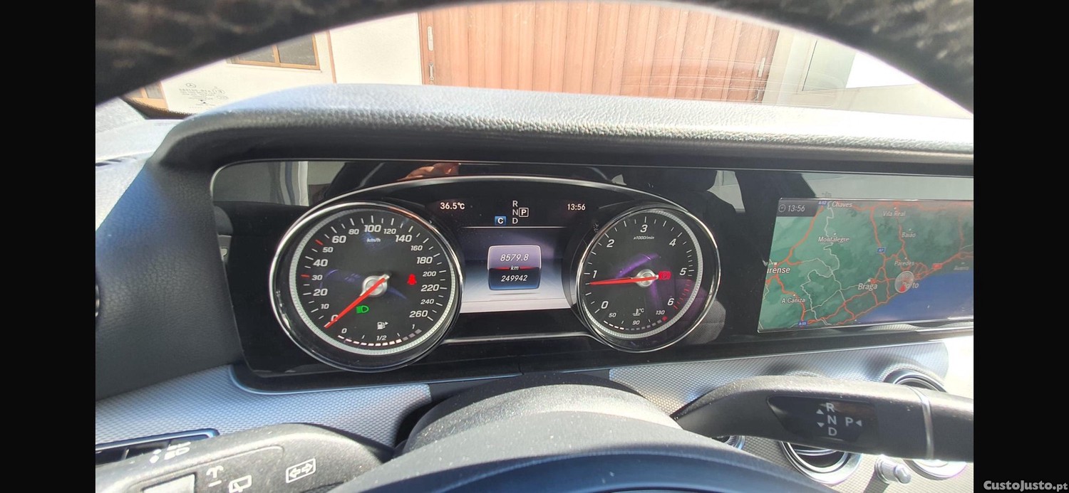 Mercedes-Benz E 220 E220d - 18 — photo 4