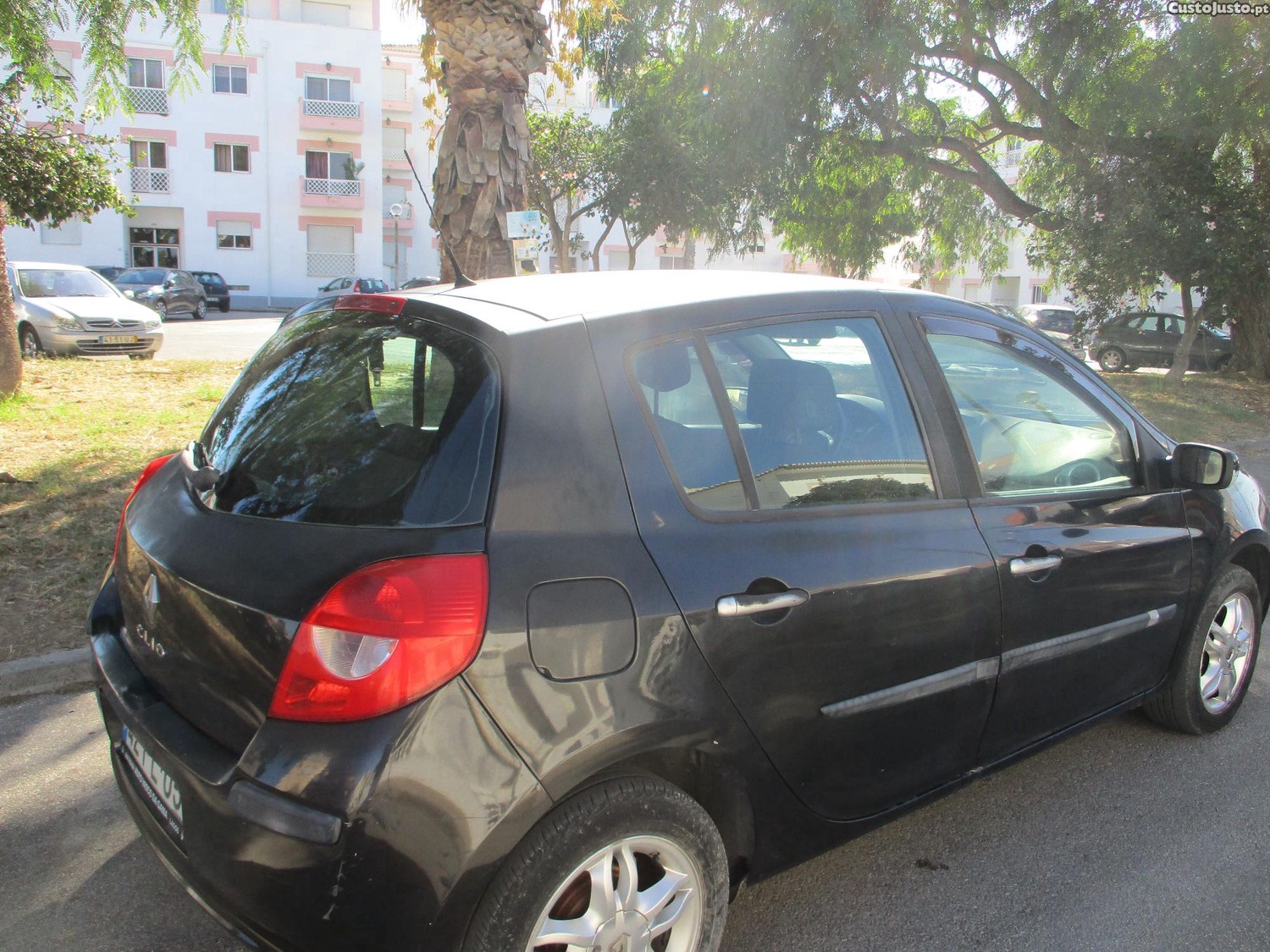 Renault Clio Renault Clio 1.5 dCi Dynamique - 08 — photo 3