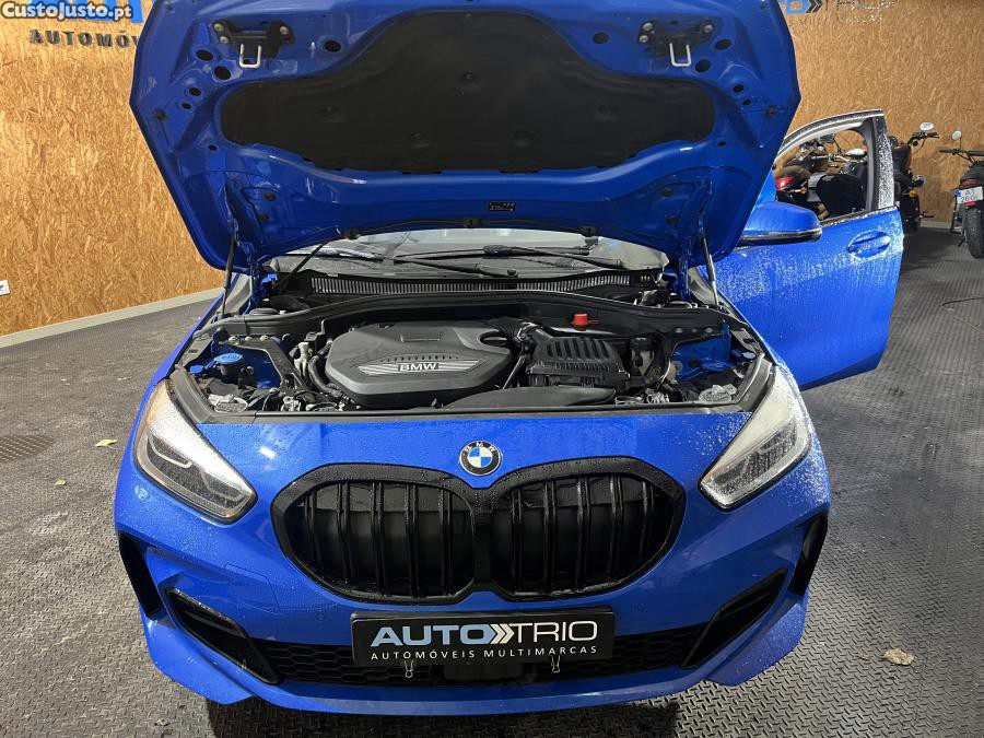 BMW 116 d Pack Desportivo M — fotografia 3