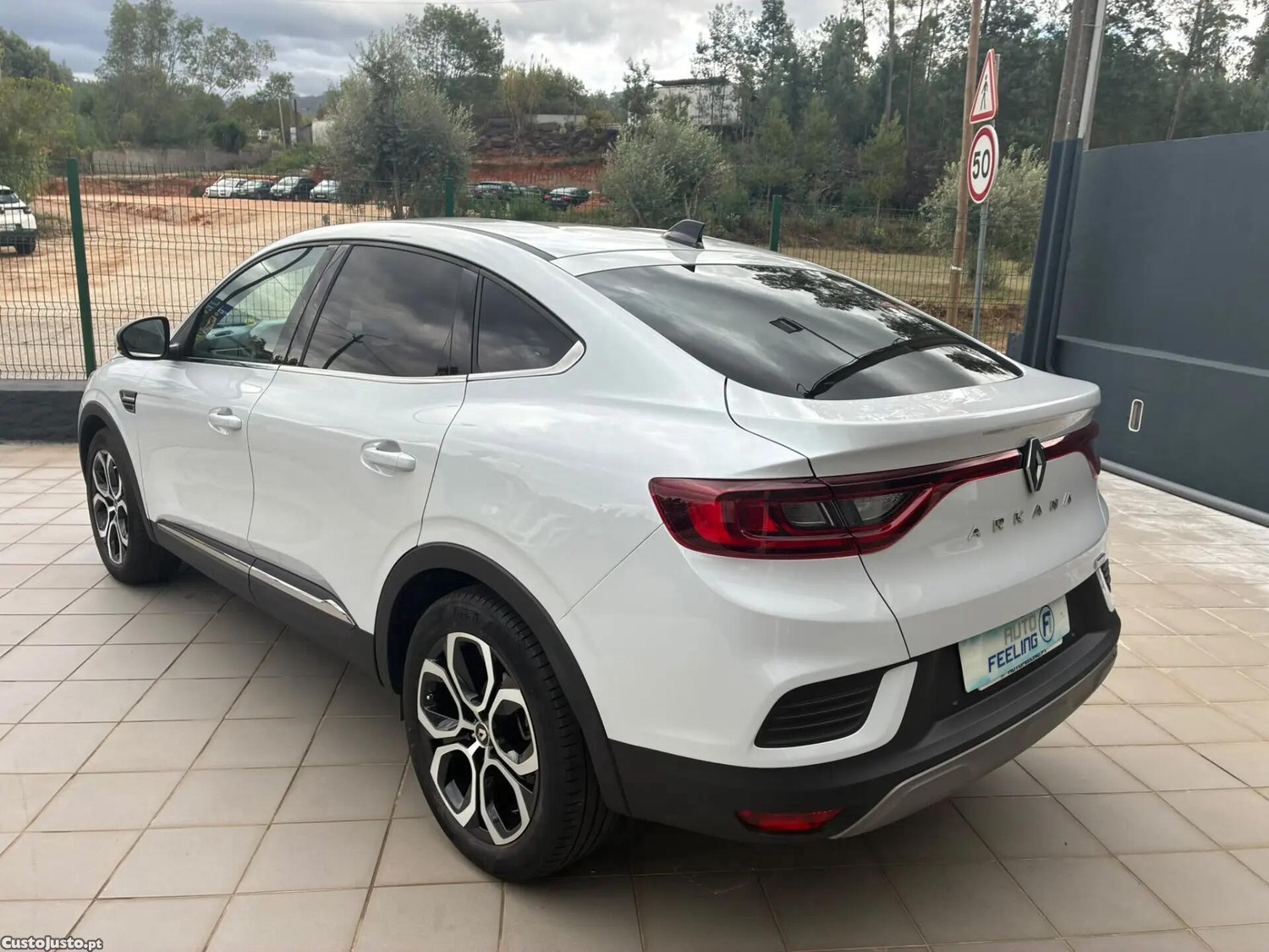 Renault Arkana 1.6 E-Tech Intens - 22 — photo 2