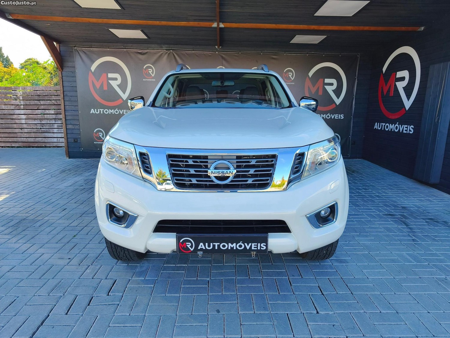 Nissan Navara 2.3 dCi CD 4WD Tekna Auto - 19 — photo 3