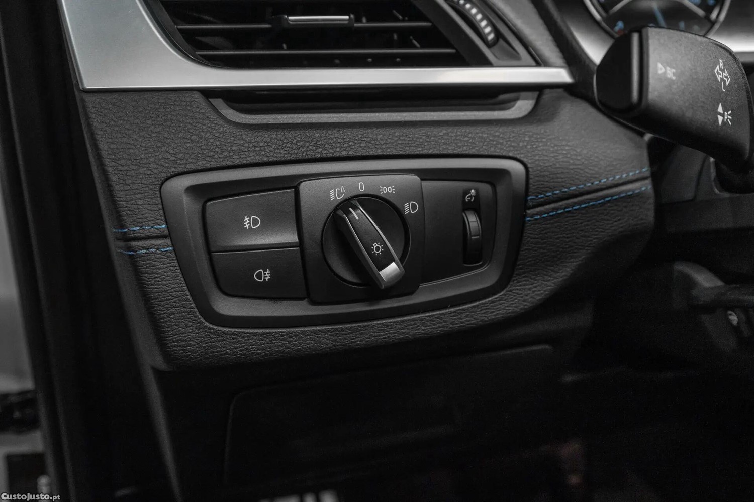 BMW X2 18 i sDrive Auto Pack M — fotografia 9