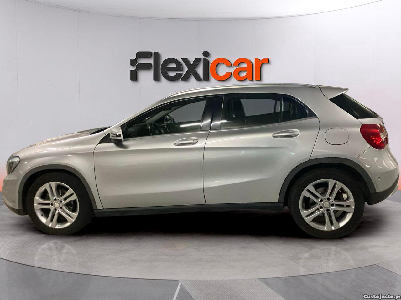 Mercedes-Benz GLA 180 CDI Urban — fotografia 18