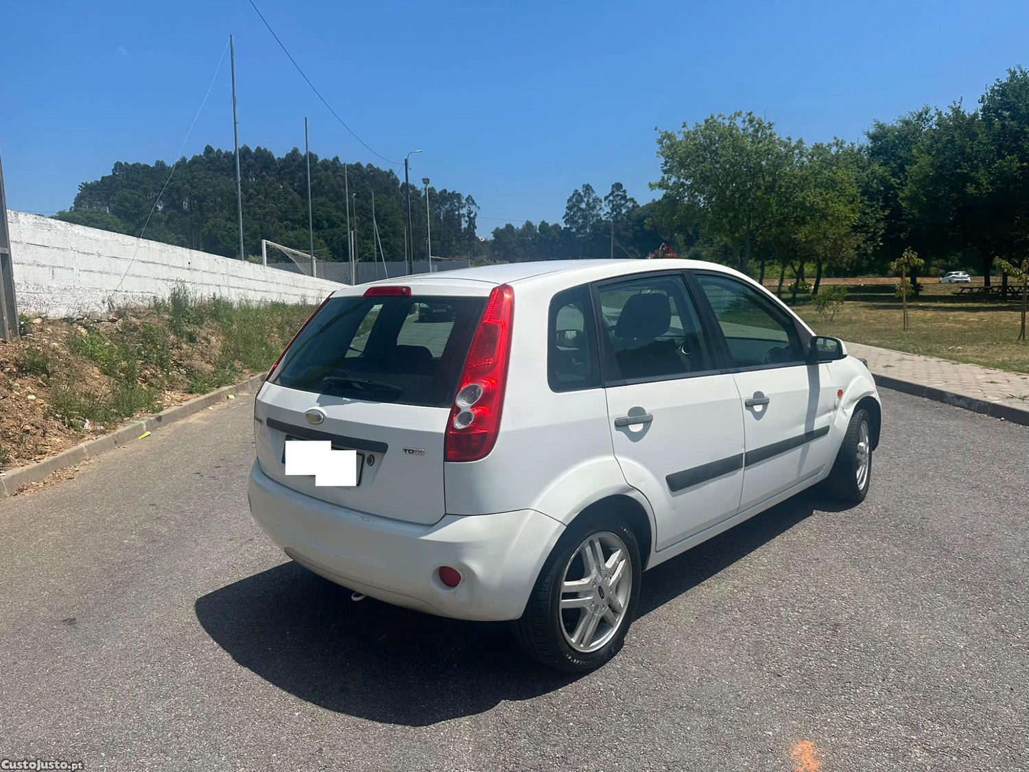 Ford Fiesta 1.4 TDCI - REVISÃO FEITA - 06 — photo 4