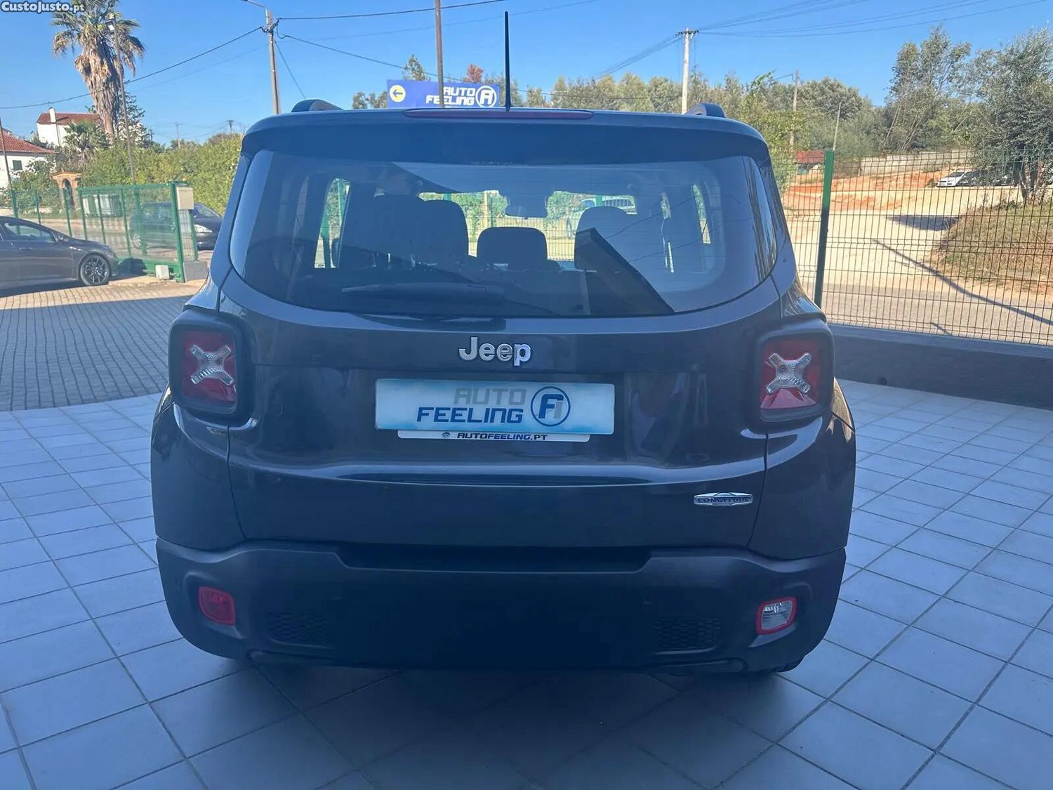 Jeep Renegade 1.4 MA Longitude - 18 — photo 4