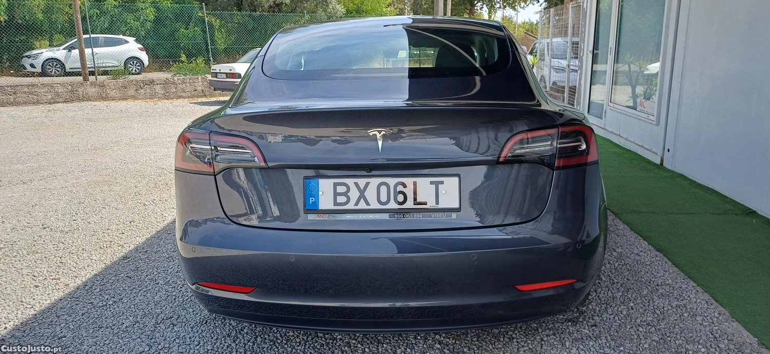 Tesla Model 3 standard Range Plus RWD — fotografia 16