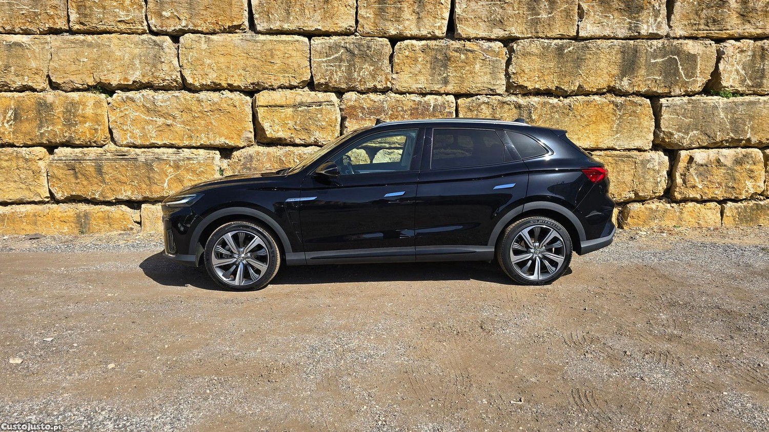 MG  70 kWh AWD Performance - 25 — photo 3