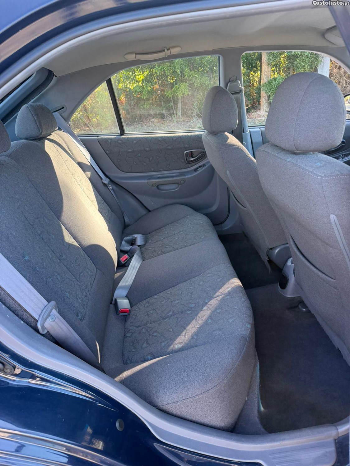 Hyundai Accent Accent - 02 — photo 5