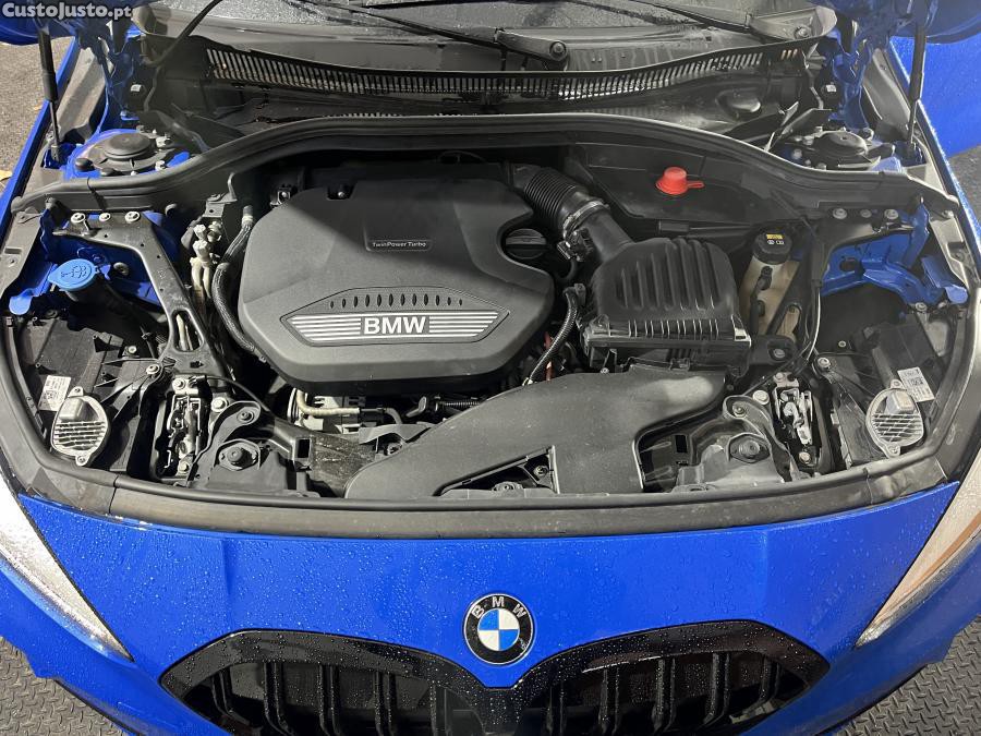 BMW 116 d Pack Desportivo M — fotografia 2