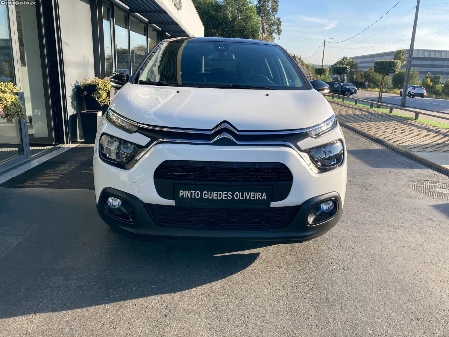 Citroën C3 Pure Tech S&S Shine - 22 — photo 2
