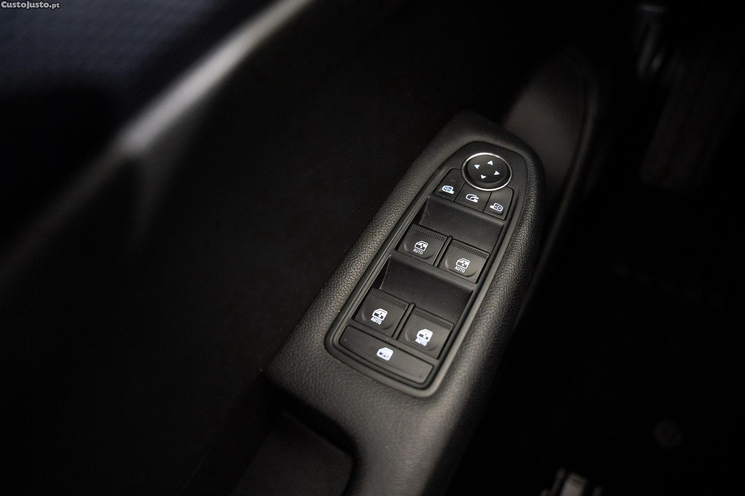 Renault Arkana 1.6 E-Tech Business — fotografia 4