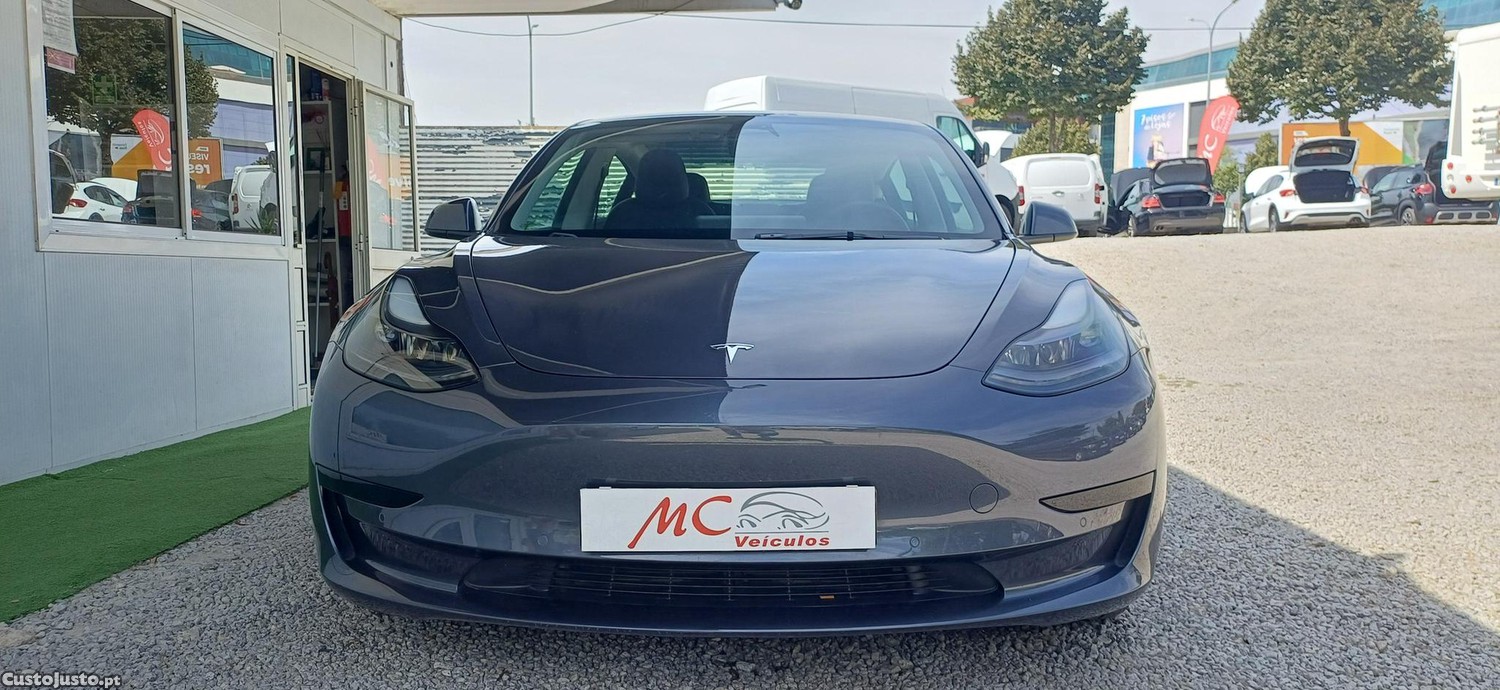 Tesla Model 3 standard Range Plus RWD — fotografia 9