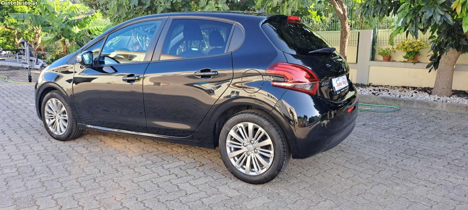 Peugeot 208 1.2 signature - 19 — photo 3