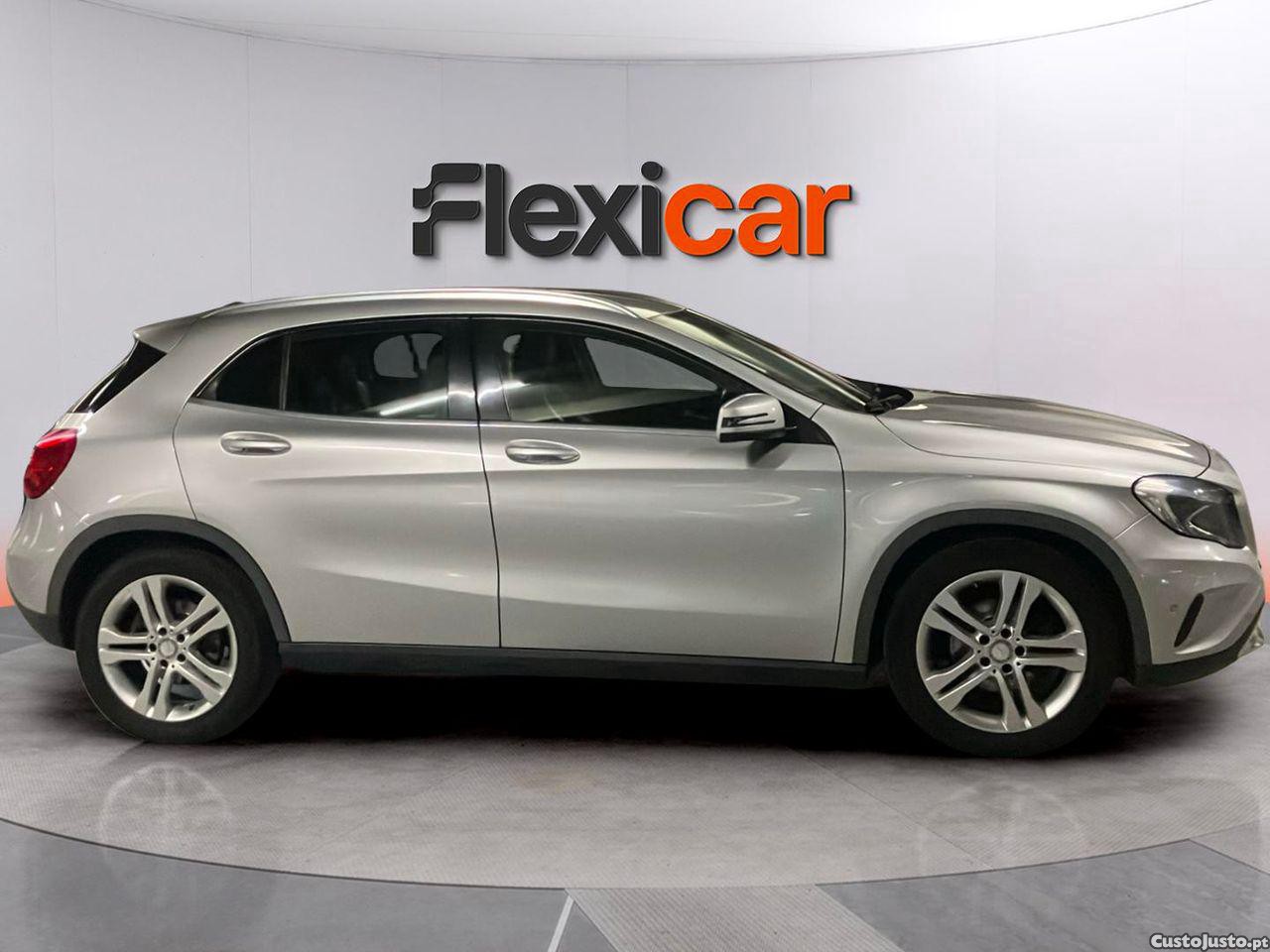 Mercedes-Benz GLA 180 CDI Urban — fotografia 17