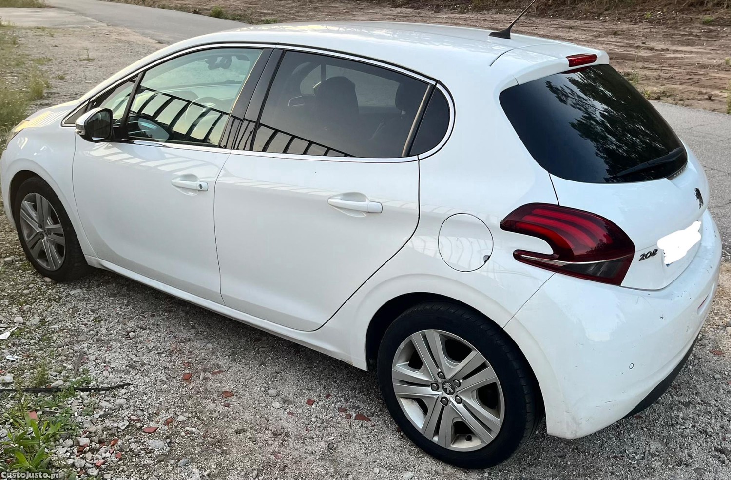 Peugeot 208 1.6 - 19 — photo 2