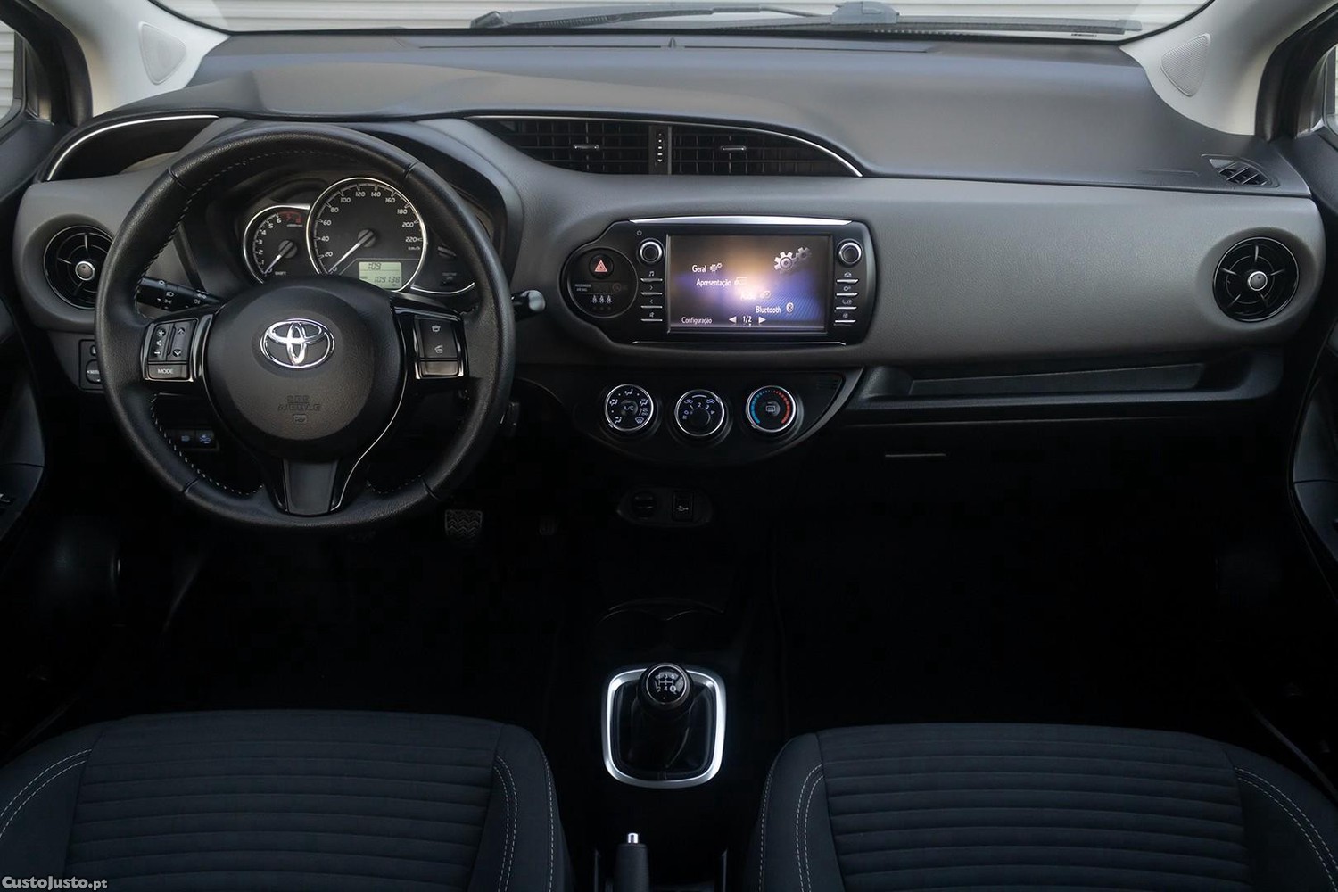 Toyota Yaris 1.0 VVT-i Comfort — fotografia 16