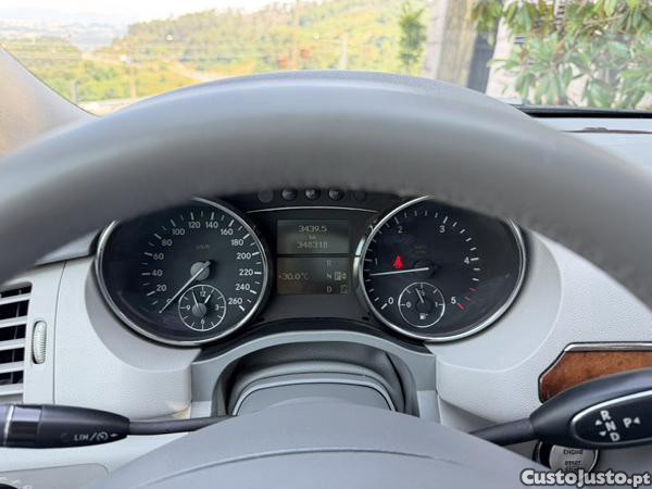 Mercedes-Benz R 320 Sport — fotografia 7