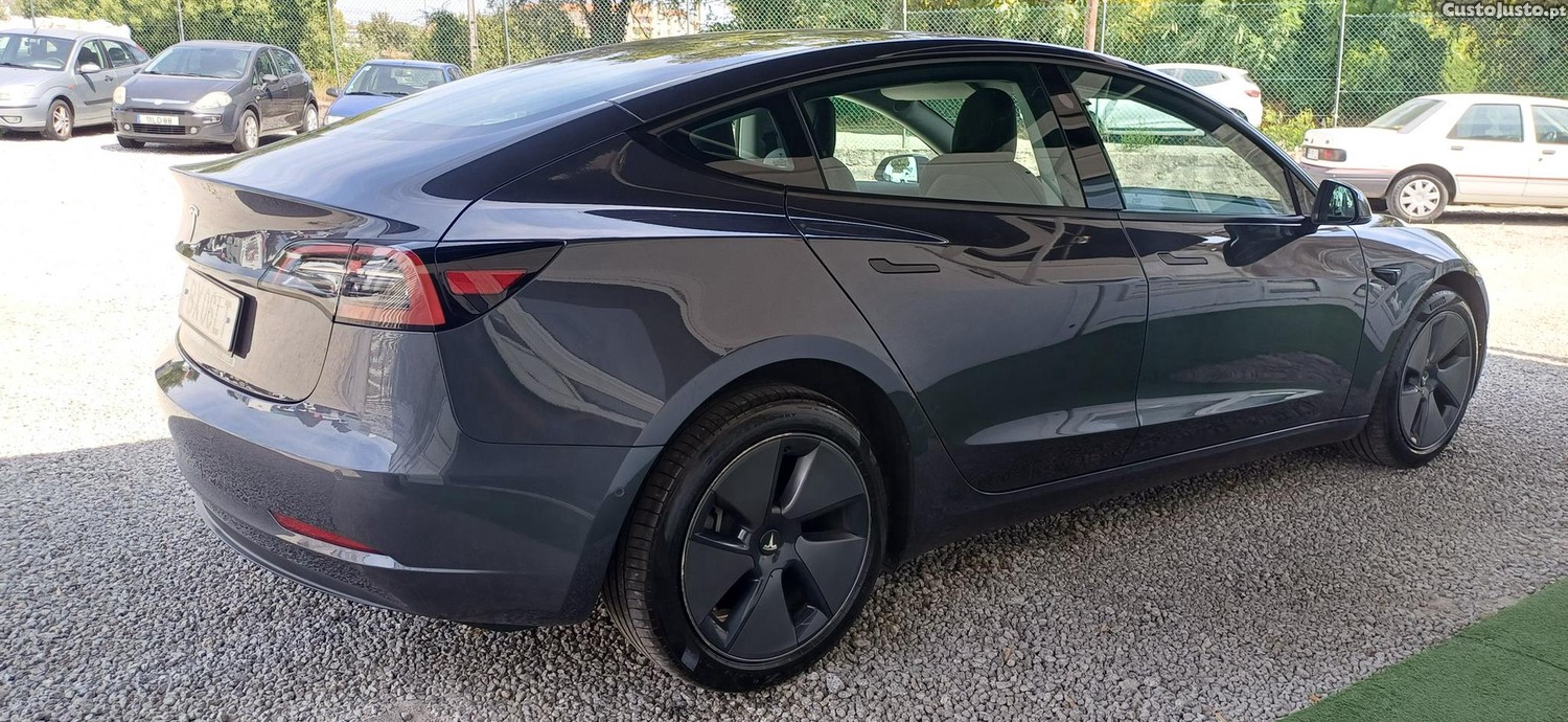 Tesla Model 3 standard Range Plus RWD — fotografia 14